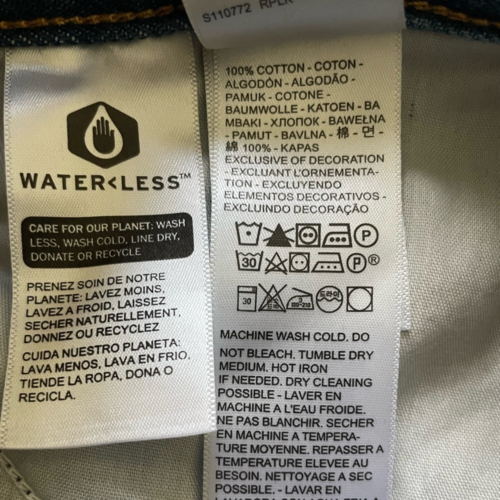 Levi's ‘94 Baggy Women’s Jeans - Picture 9 of 9